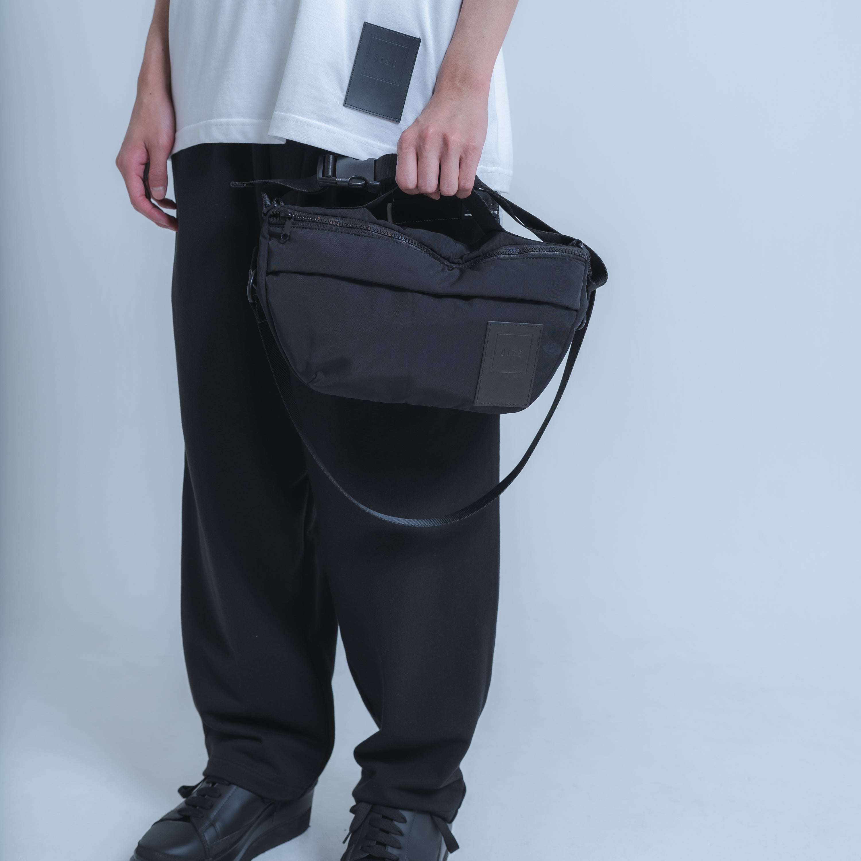 BODY BAG (BLACK)