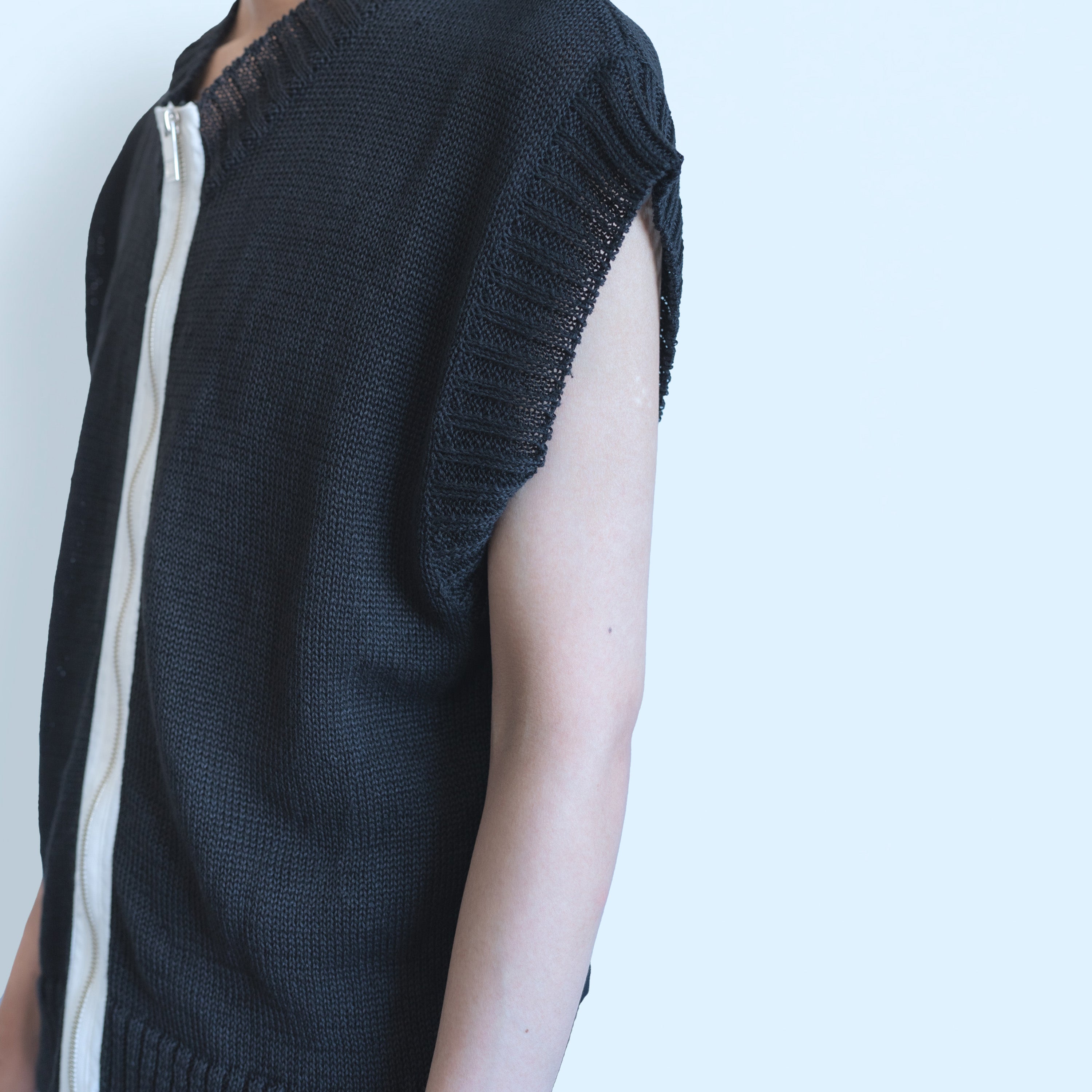 26SS KNIT ZIP UP VEST (BLACK)