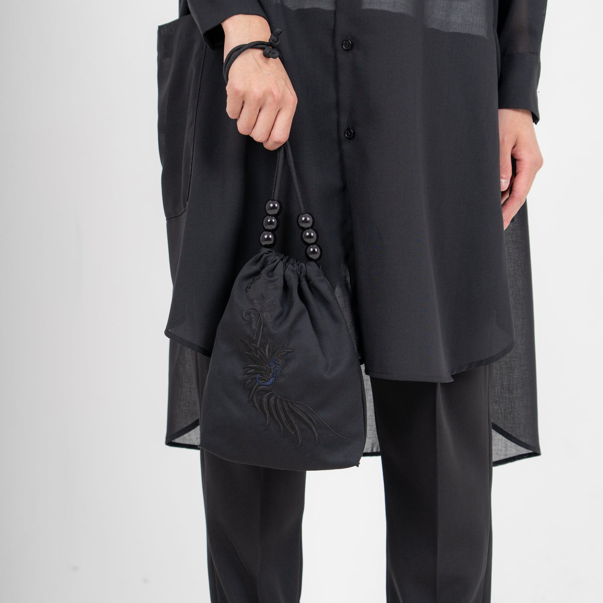 27SS EMBROIDERY STRAP POUCH (BLACK)