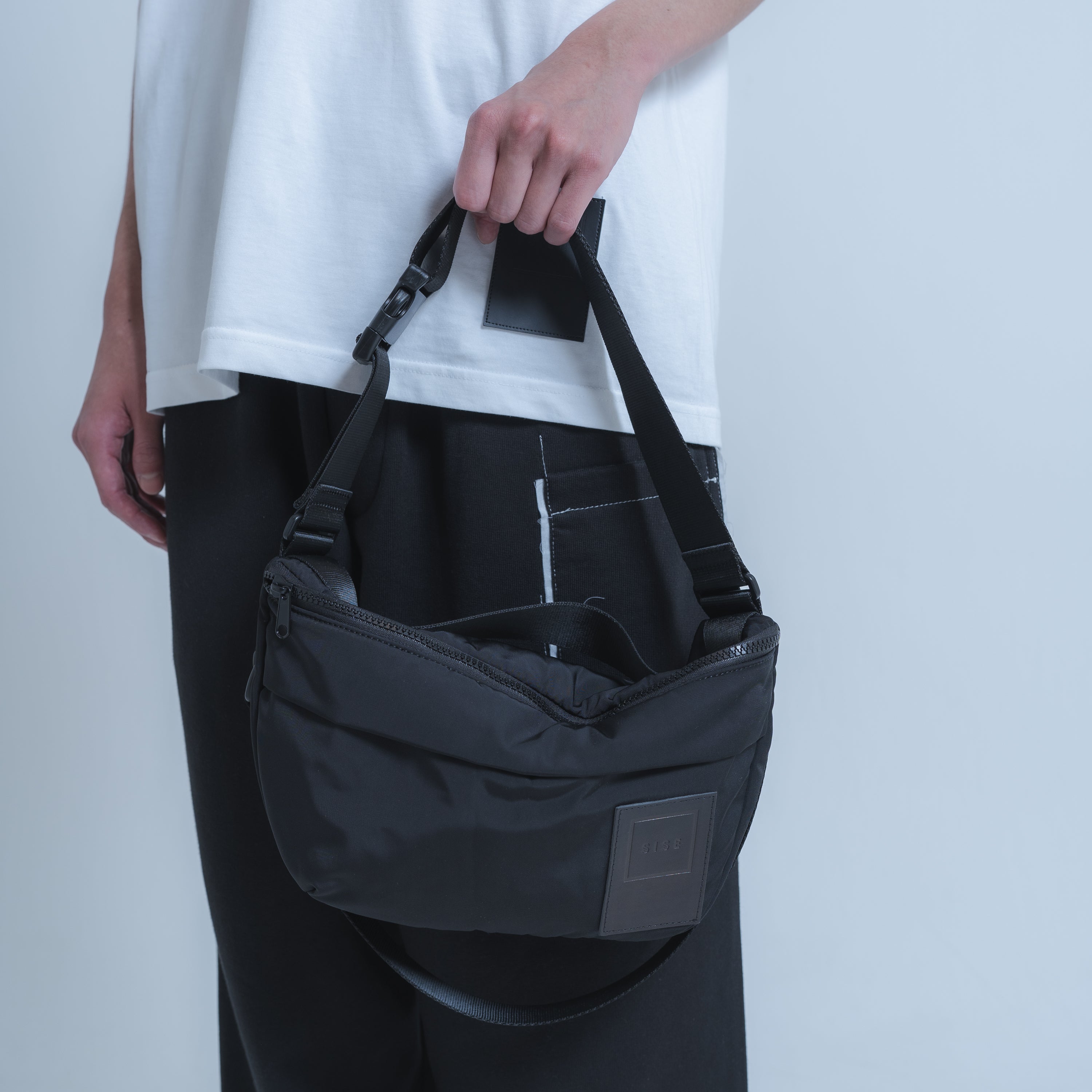 BODY BAG (BLACK)
